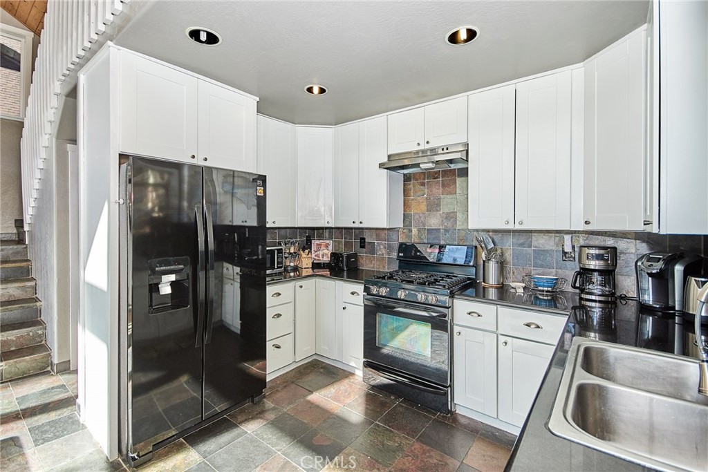 42639 Alta Vista Avenue Property Photo 13