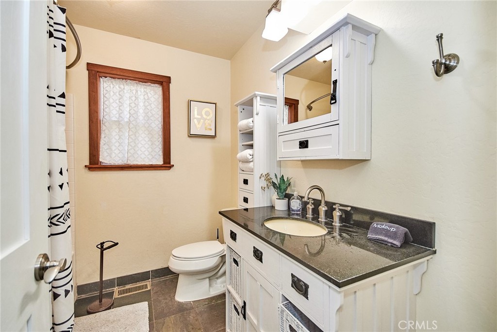 42639 Alta Vista Avenue Property Photo 32