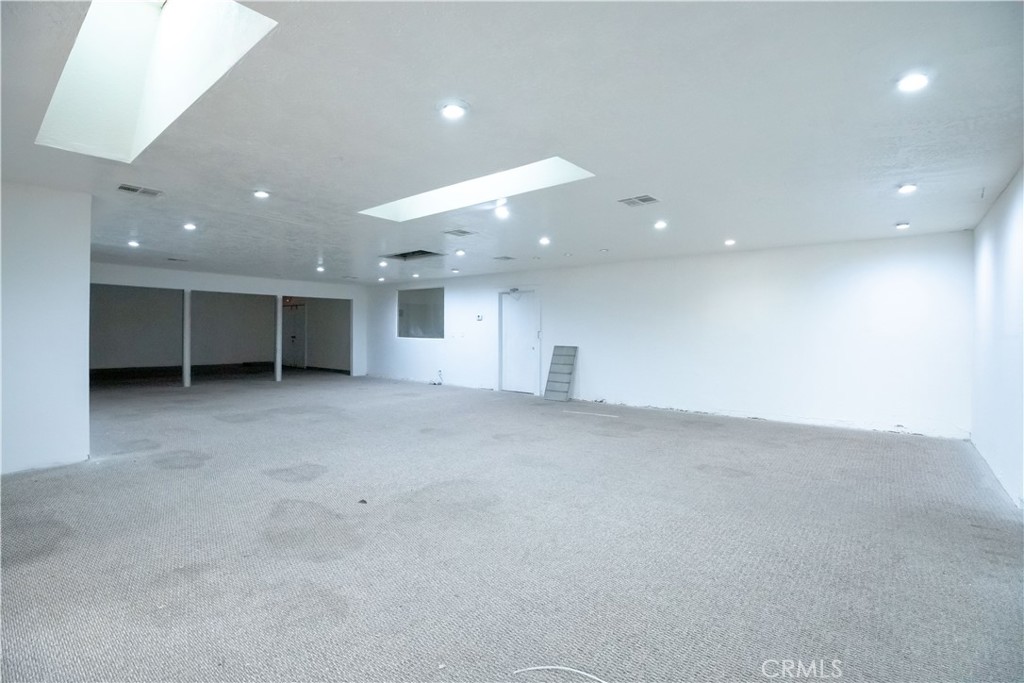 15623 Village Drive Property Photo 27