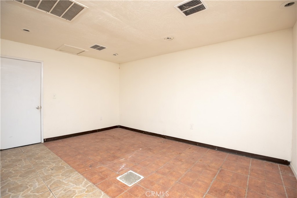 15623 Village Drive Property Photo 28