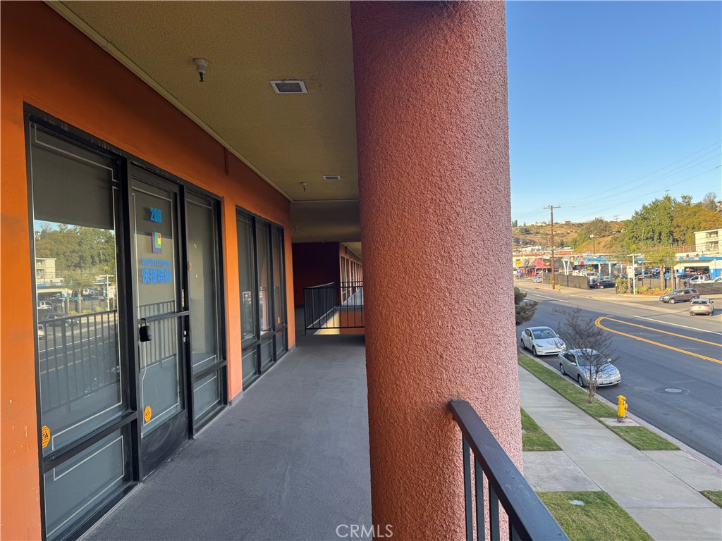 1455 Monterey Pass Rd 206 Property Photo 3