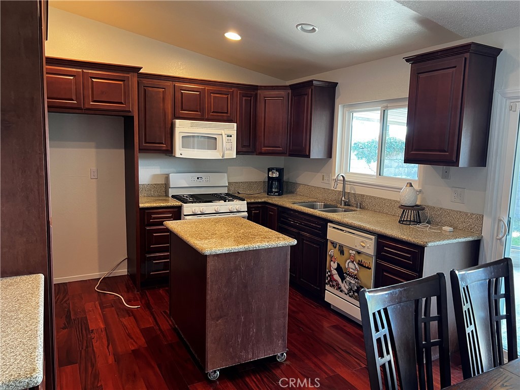 9505 Church Street Property Photo 5
