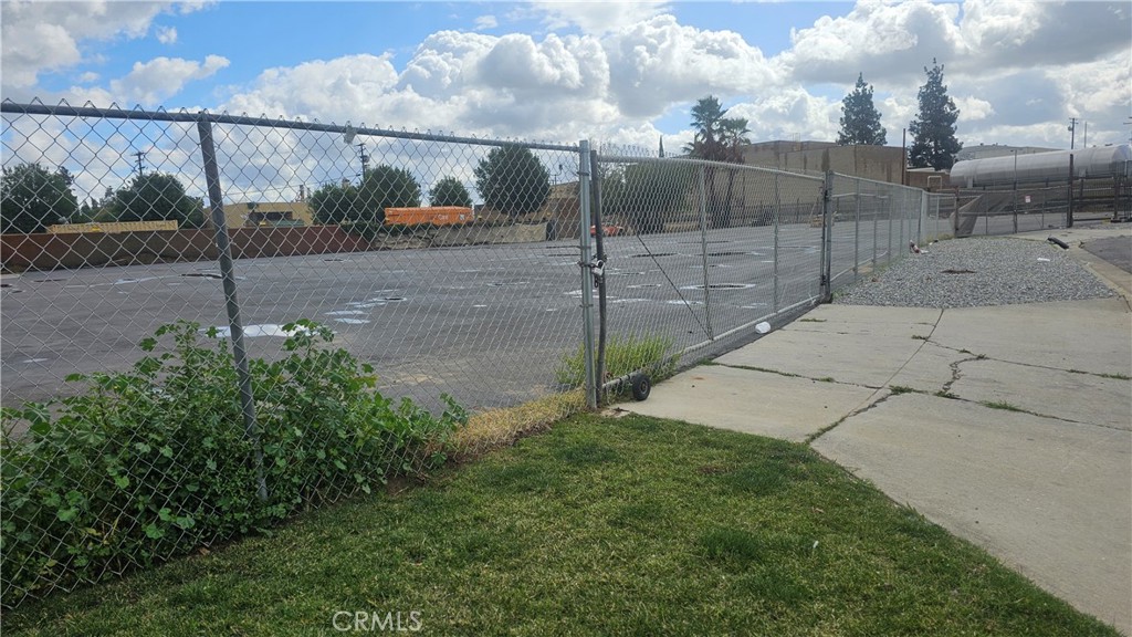 5848 Ordway Street Property Photo 15