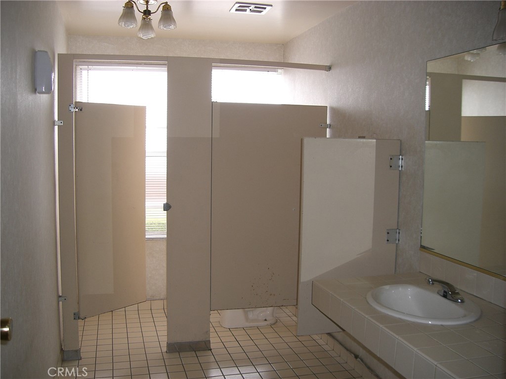 18039 Crenshaw Boulevard 205 Property Photo 8