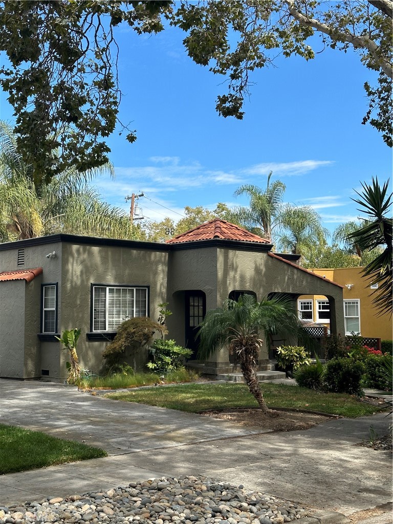 857 Harding Avenue Property Photo