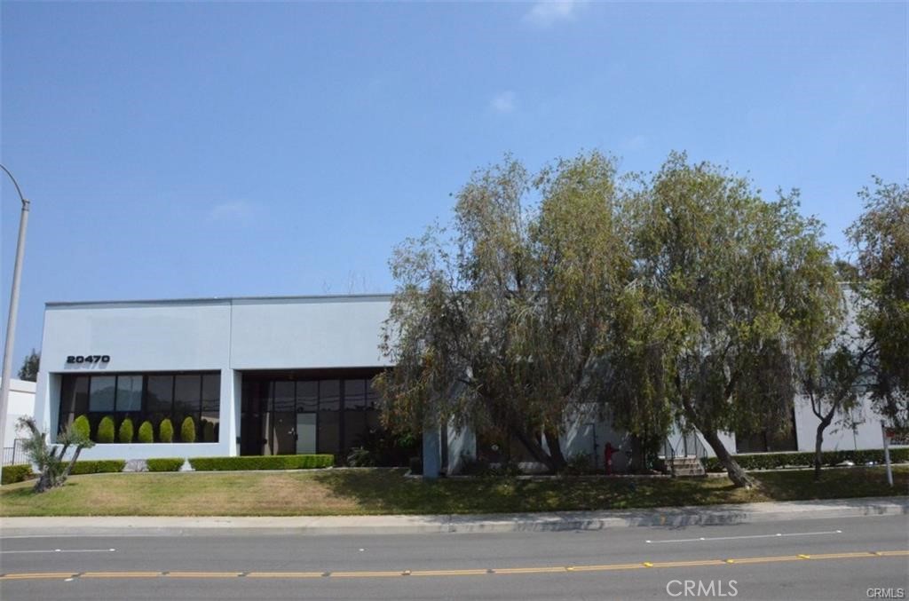 20470 E Walnut Drive N Property Photo