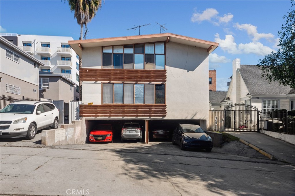 736 Gramercy Drive Property Photo
