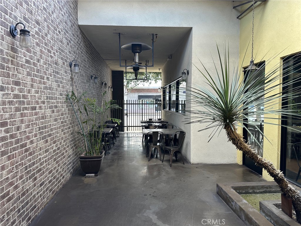 9225 Las Tunas Drive Property Photo 23