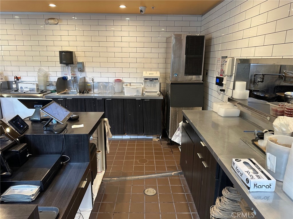 9225 Las Tunas Drive Property Photo 30