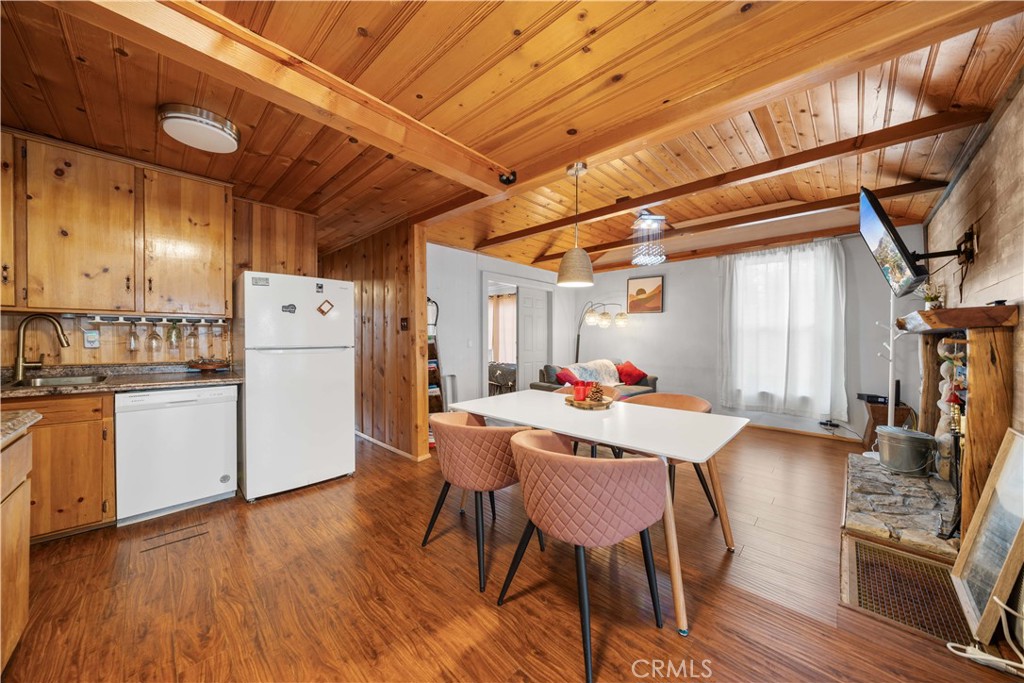 813 Lark Trail Property Photo 8