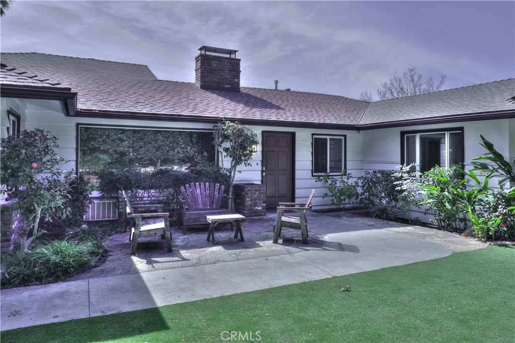 400 W Carter Avenue Property Photo