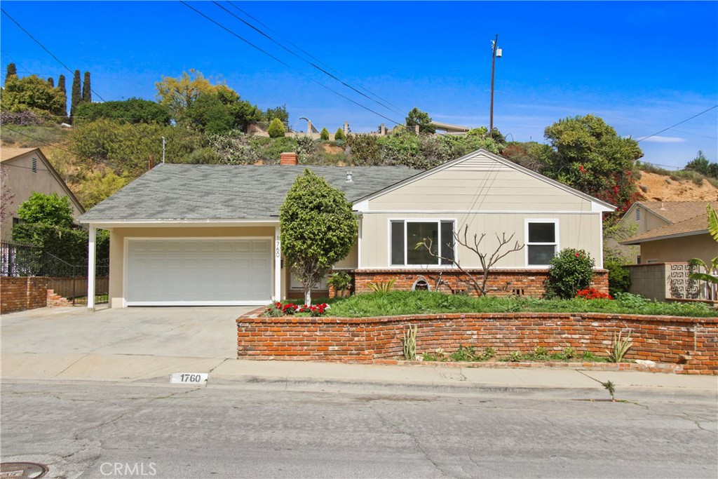 1760 Fulton Avenue Property Photo