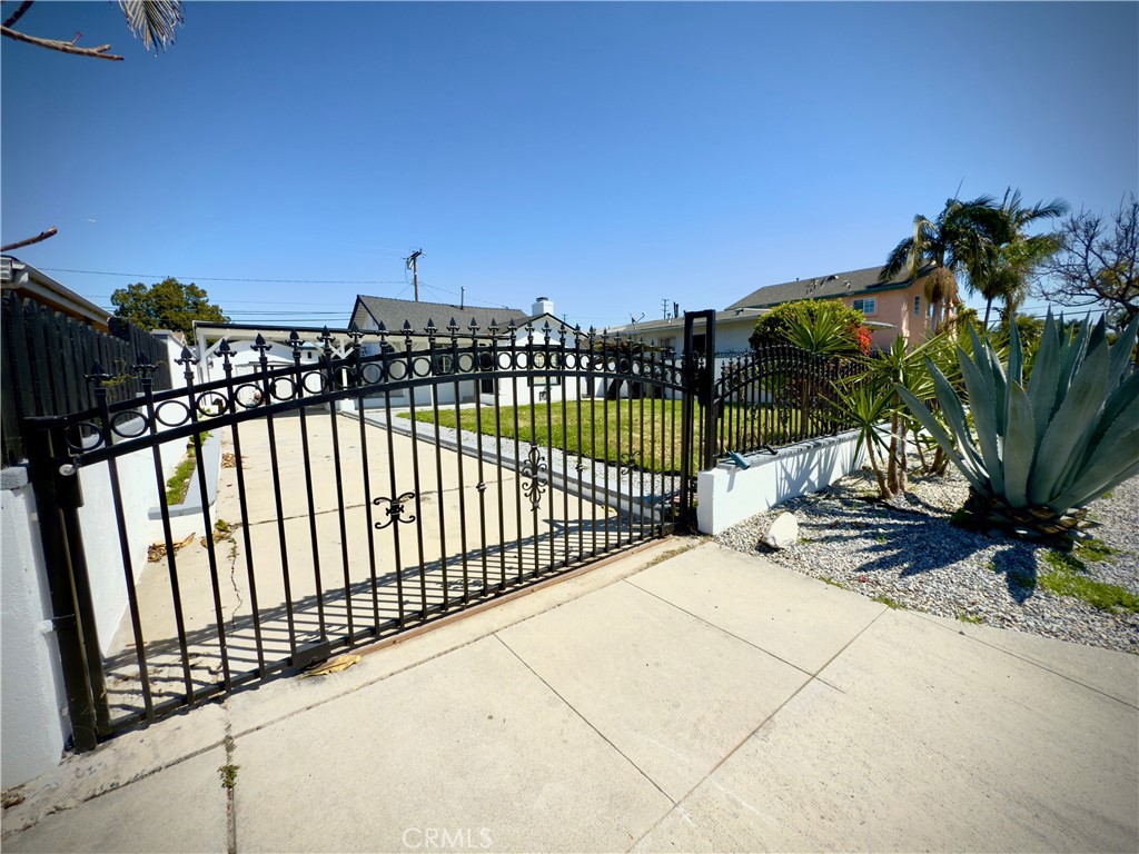 8231 Comolette Street Property Photo