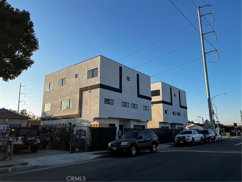 4900 Lennox Boulevard Property Photo 2