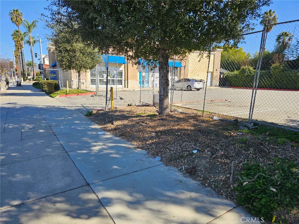 1700 S Garey Avenue Property Photo 16