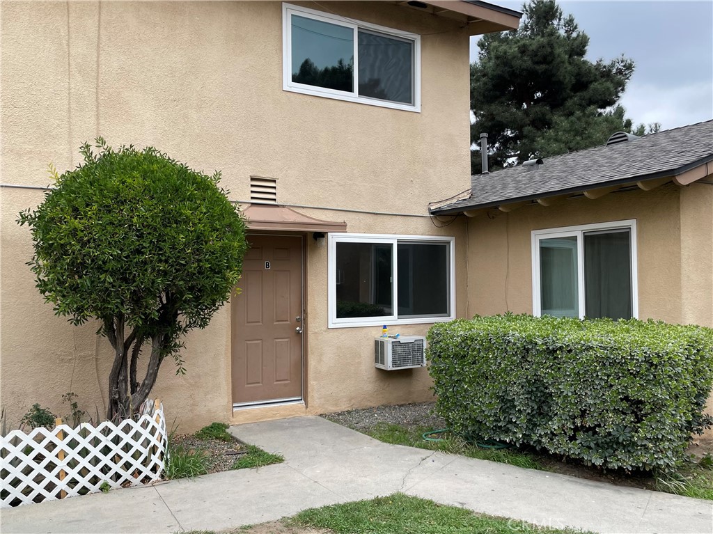 4584 Bandera Street B Property Photo