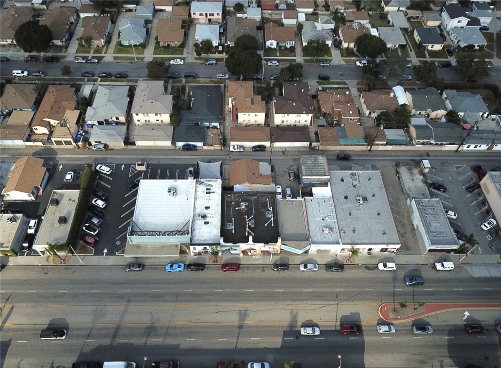 2422 W Whittier Boulevard Property Photo 4