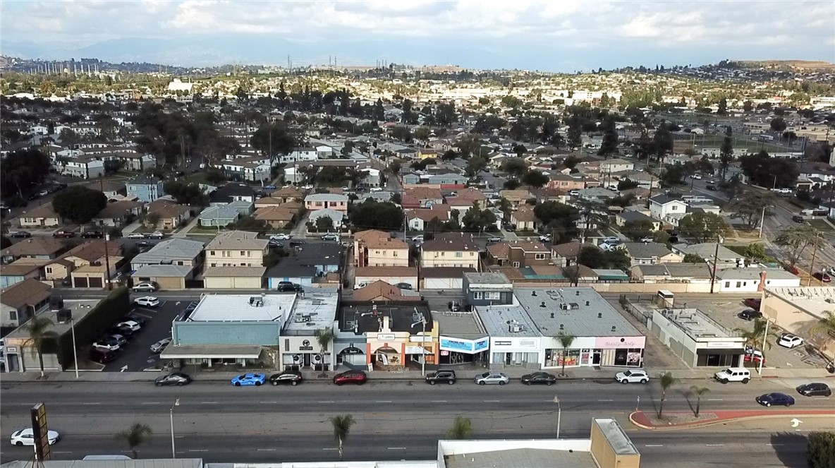 2422 W Whittier Boulevard Property Photo 6