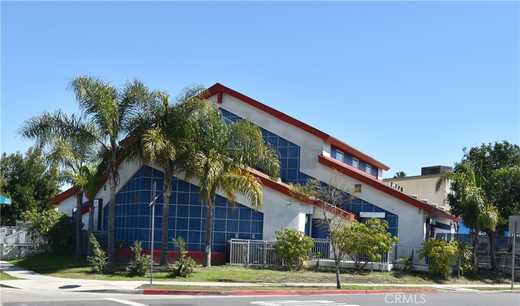 950 W Alondra Boulevard Property Photo