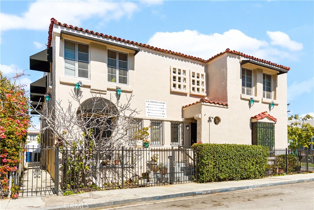 5315 La Cresta Court Property Photo
