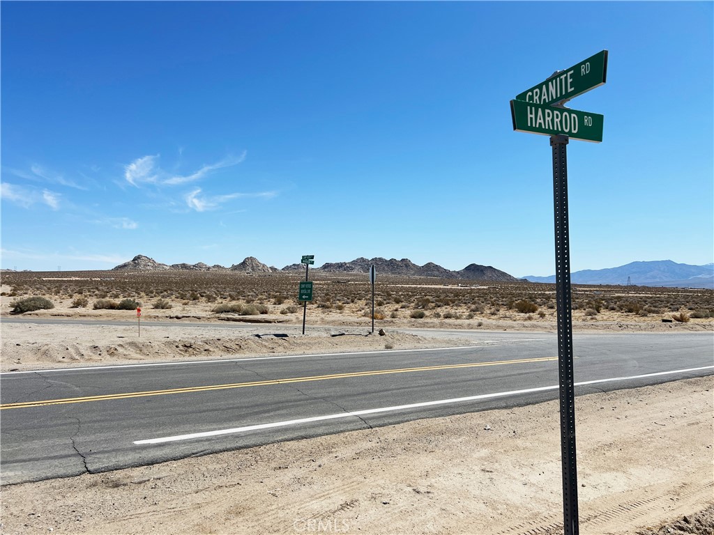4521515 Harrod Road Property Photo