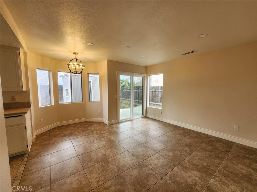 12058 Maple Leaf Lane Property Photo 7