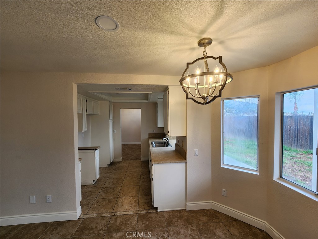 12058 Maple Leaf Lane Property Photo 8