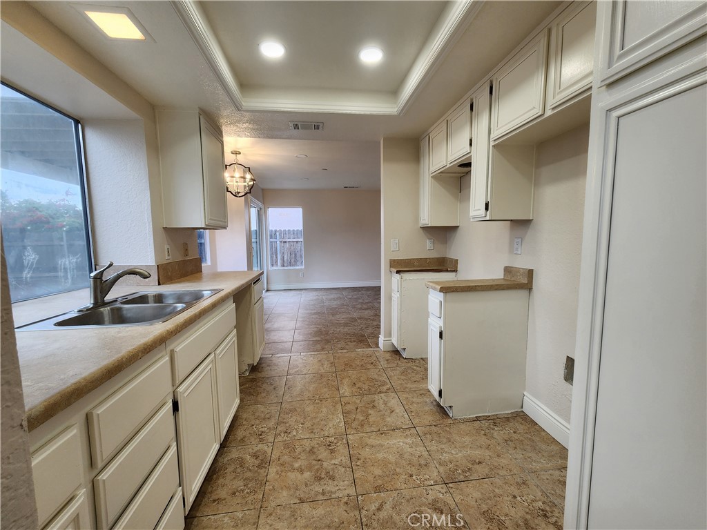 12058 Maple Leaf Lane Property Photo 9