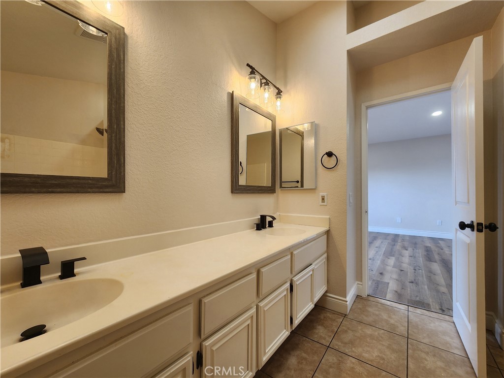 12058 Maple Leaf Lane Property Photo 17