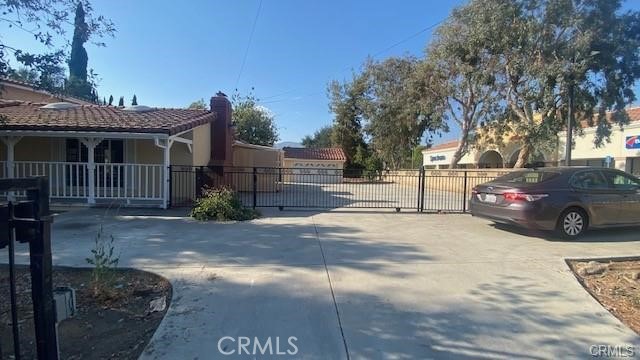 619 W Gladstone Street Property Photo