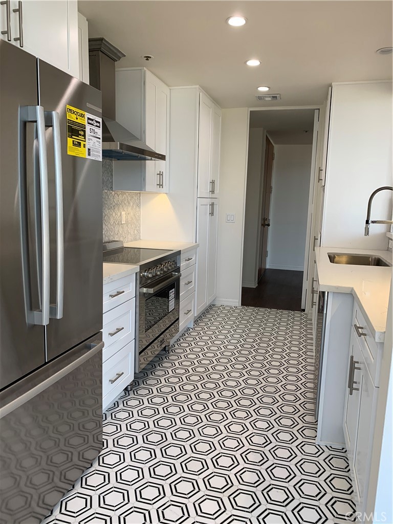 1033 Ocean Avenue 401 Property Photo 7