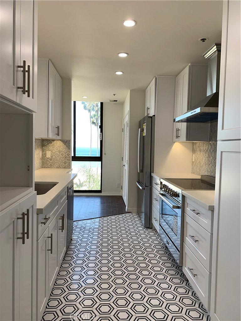 1033 Ocean Avenue 401 Property Photo 15