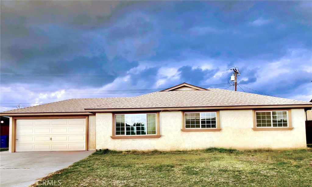 636 W Pomona Avenue Property Photo