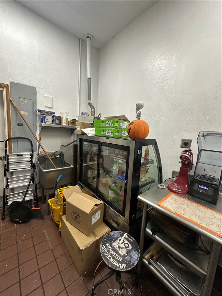 313 N Yale Avenue Property Photo 13