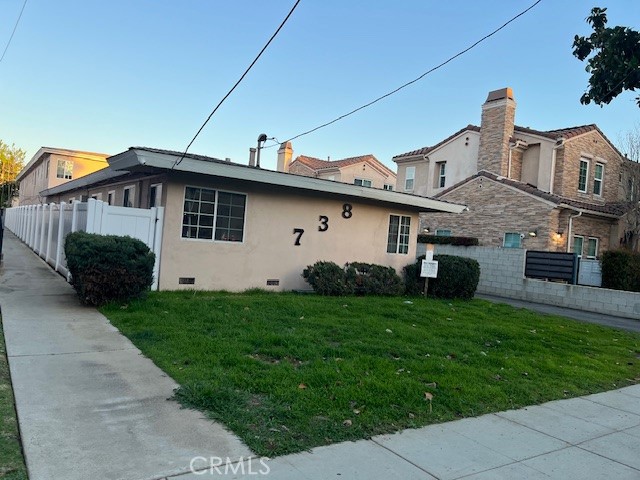 738 S Stoneman Avenue Property Photo