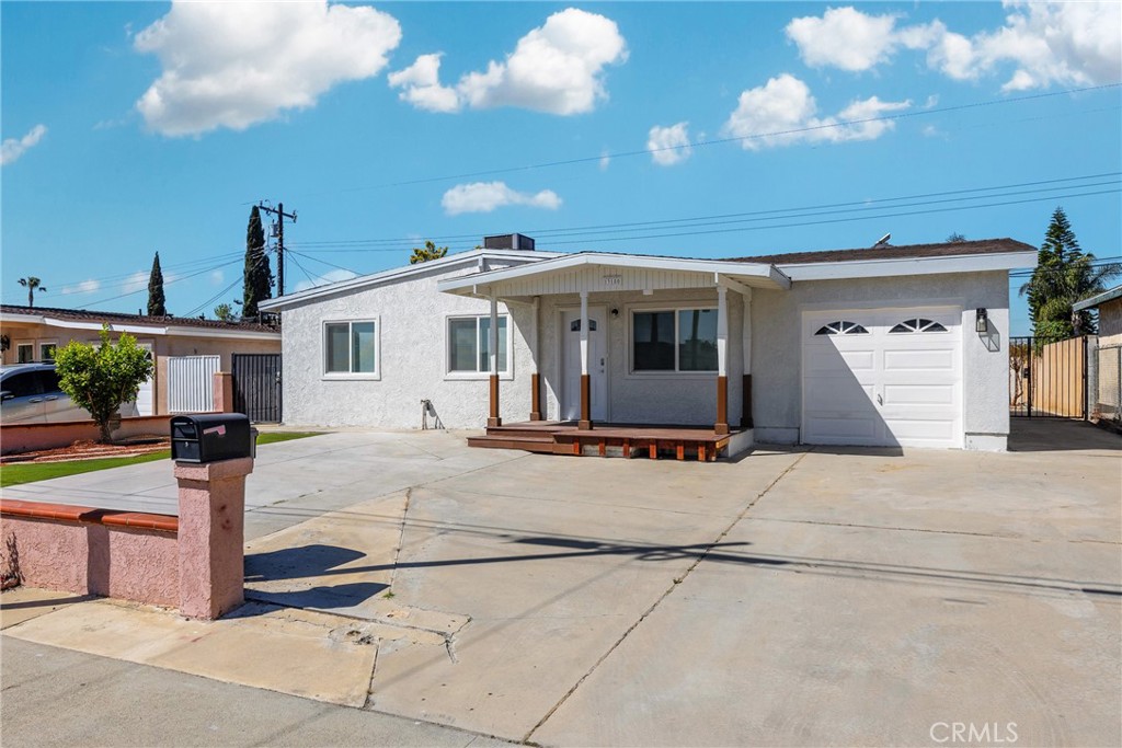 13180 Oaks Avenue Property Photo