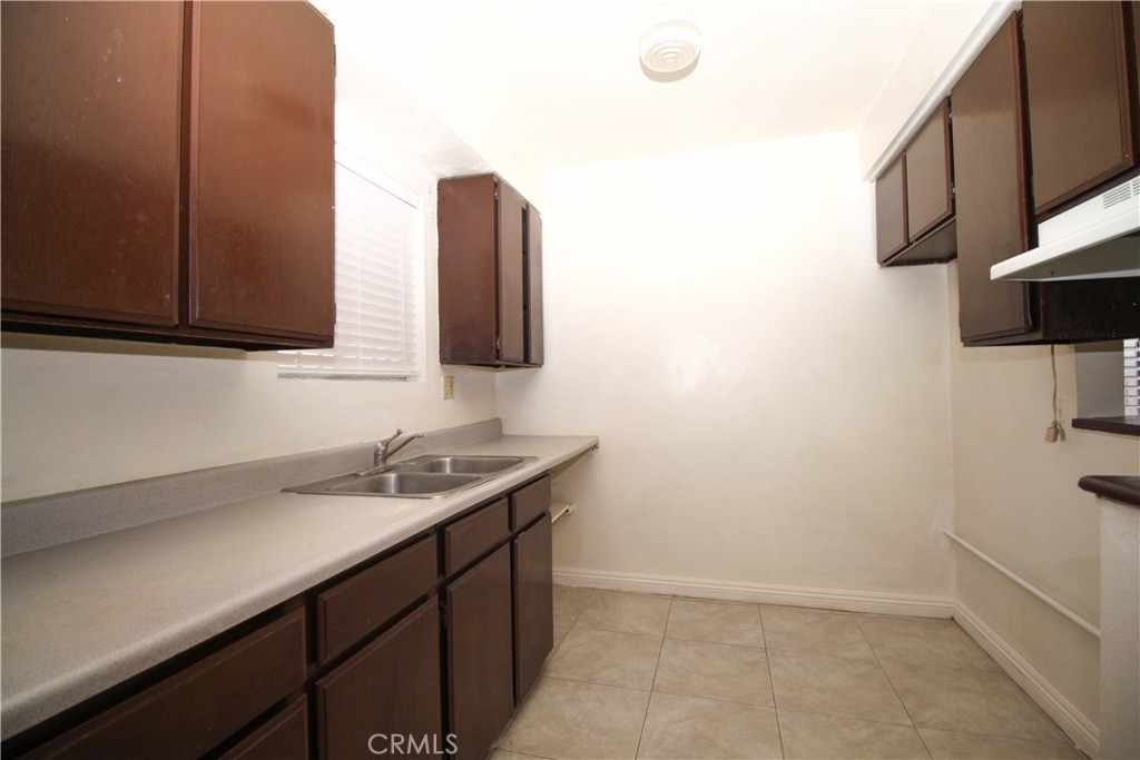 609 N Moore Avenue Property Photo