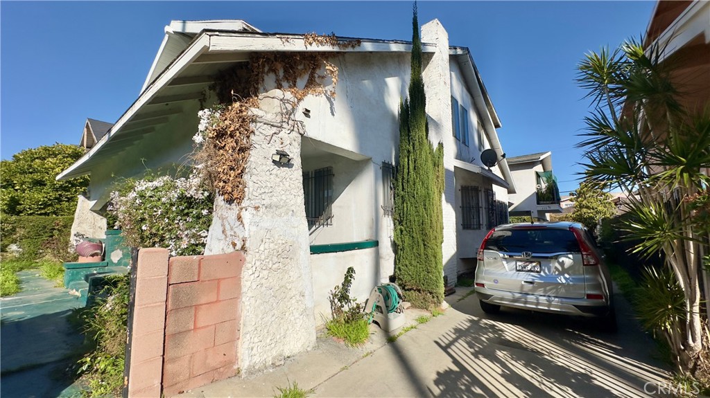226 N Rampart Boulevard Property Photo 3