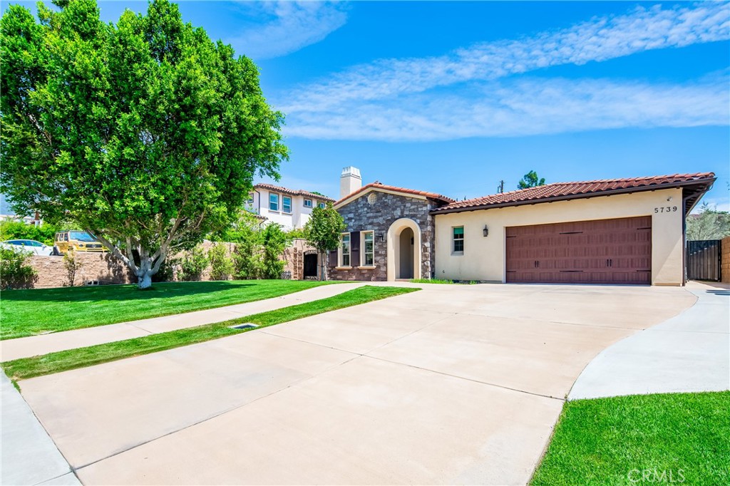5739 Winchester Court Property Photo 4