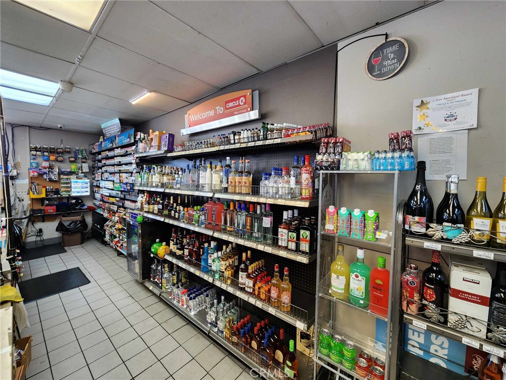 911 N Placentia Avenue Property Photo 3