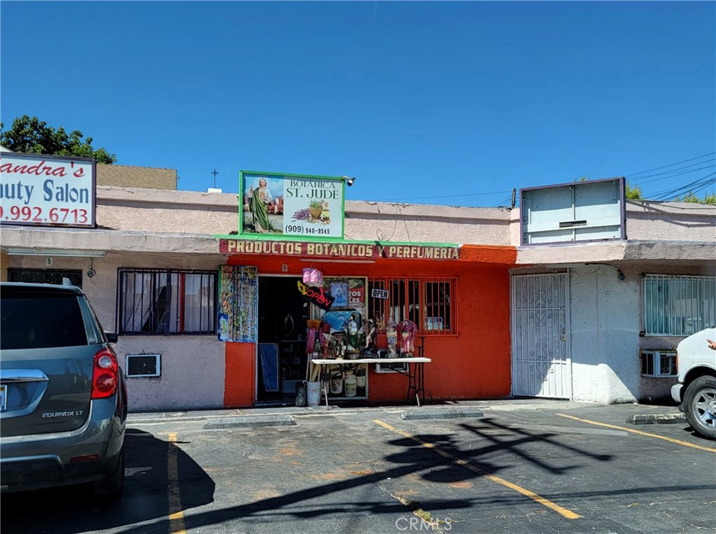 552 N San Antonio Avenue Property Photo 3