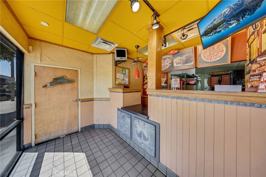 12207 Hawthorne Boulevard Property Photo 3