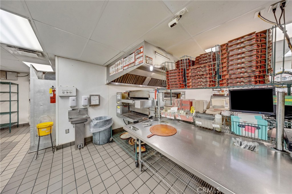 12207 Hawthorne Boulevard Property Photo 11