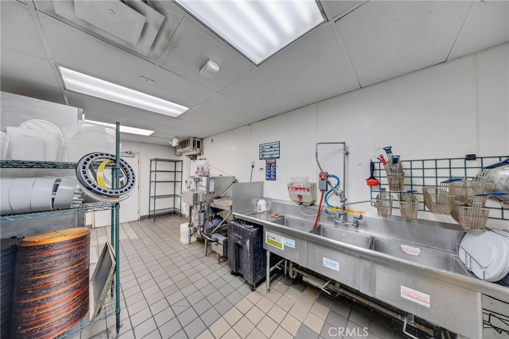 12207 Hawthorne Boulevard Property Photo 15