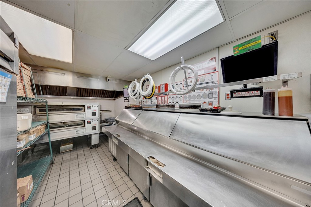 12207 Hawthorne Boulevard Property Photo 20