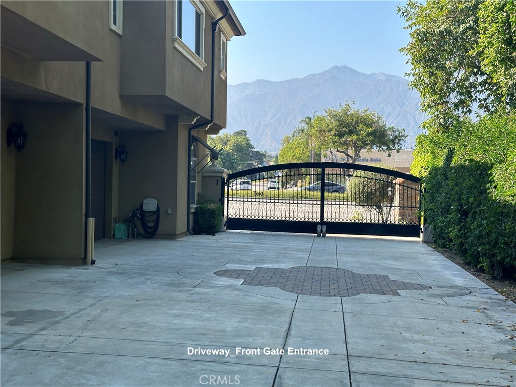 726 W Huntington Drive B Property Photo 2