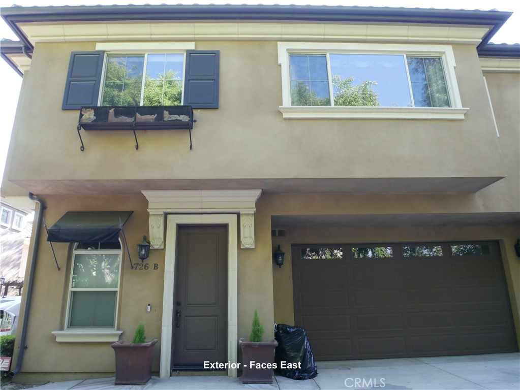 726 W Huntington Drive B Property Photo 3
