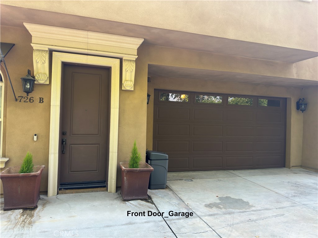 726 W Huntington Drive B Property Photo 5