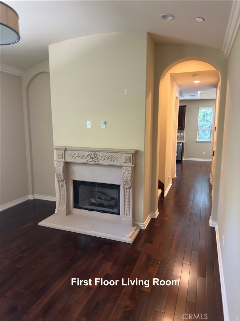 726 W Huntington Drive B Property Photo 14