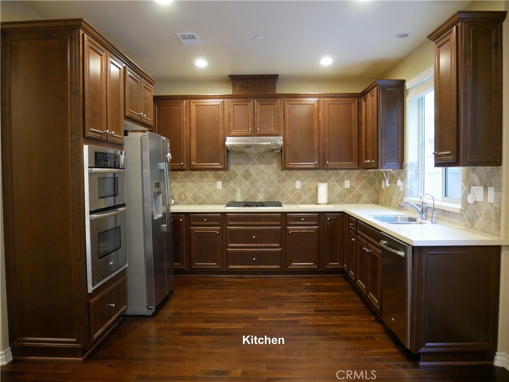 726 W Huntington Drive B Property Photo 19